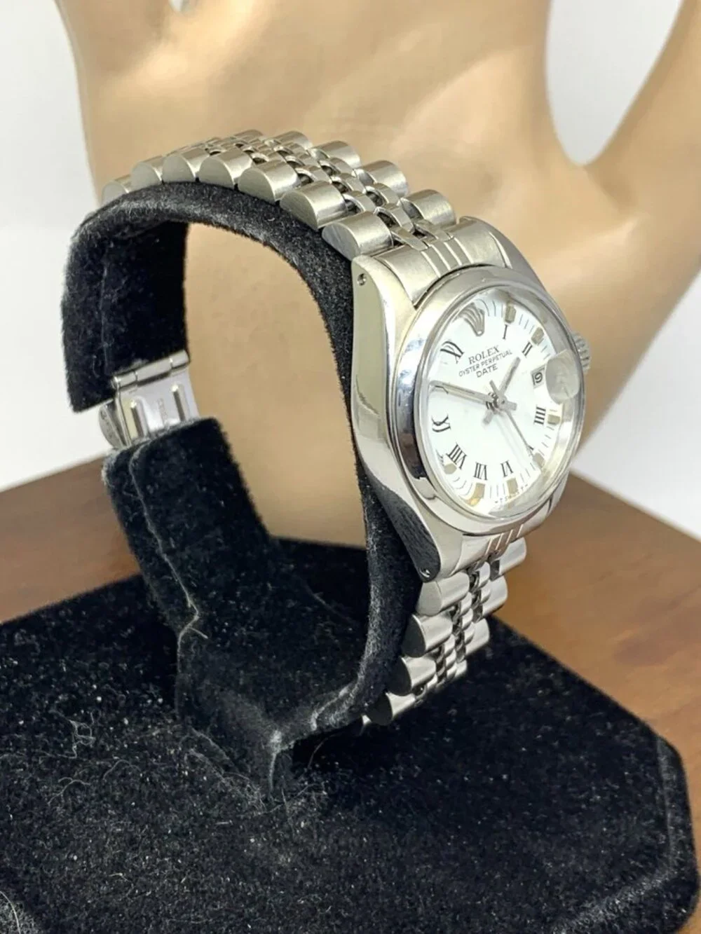 Rolex Women's Watch 2030 Oyster Perpetual Date Vintage 1982 Swiss Automatic 26mm